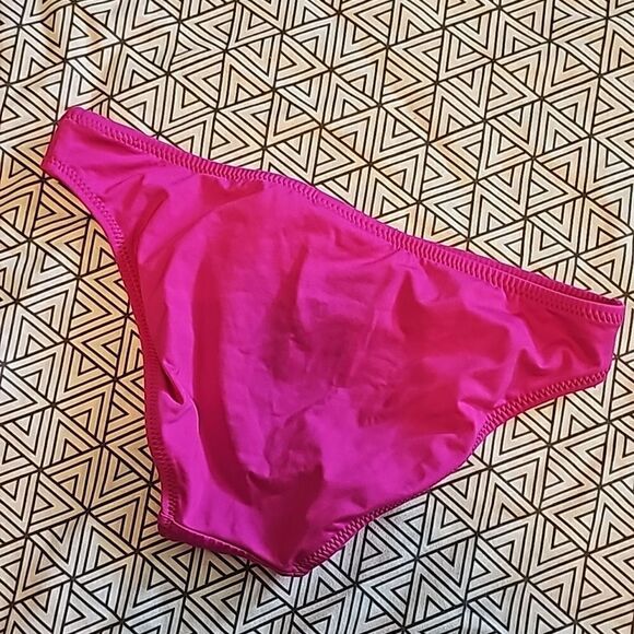 Small 6 Dark Pink bikini bottom - Picture 2 of 3